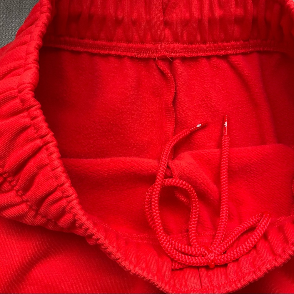 Alo Yoga Accolade Short Bright Red XS - Picture 8 of 9